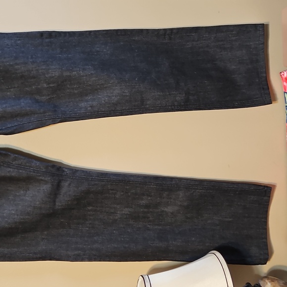 NWOT Guess Relaxed Straight Fit Jeans - Picture 3 of 12